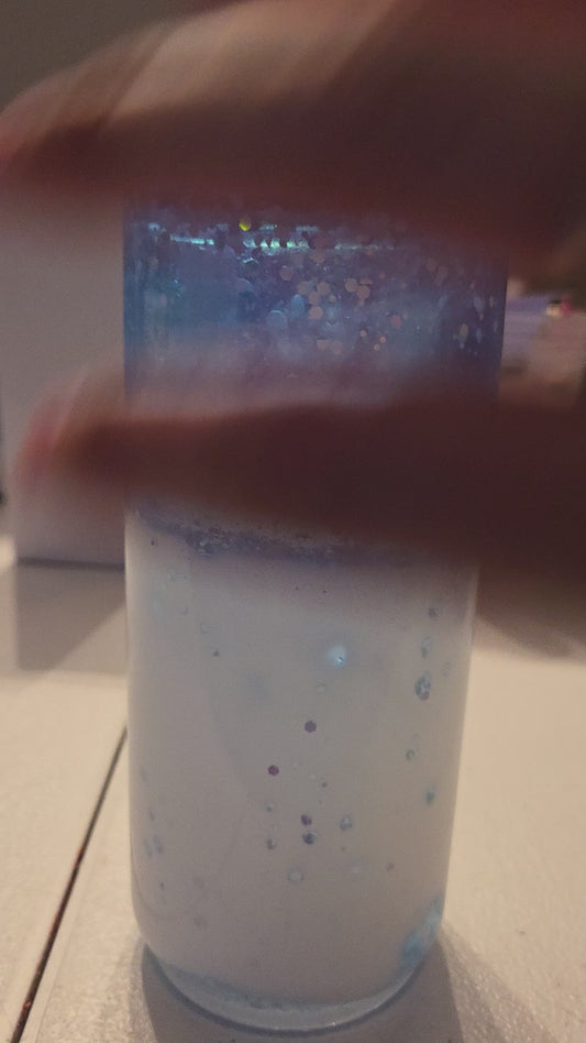 Blue and white 20 oz glass tumbler